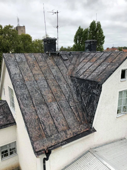 Takmålning av plåttak med specialfärg